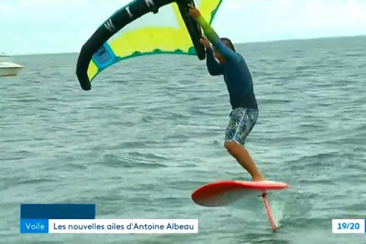 Antoine Albeau en wingfoil sur France 3
